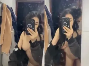 Gái xinh vú ngon ngoại tình ny cho thằng bạn thân xxx trong toilet