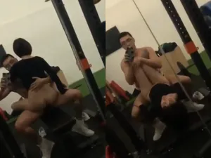 Cho nhân tình đi tập gym thì bị thằng pt nó thịt luôn