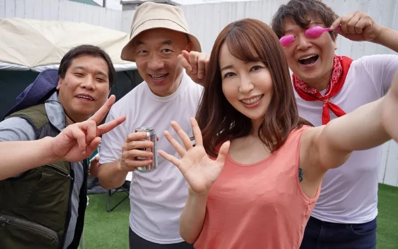 Người chồng để bà xã cắm trại 3 ngày 2 đêm với hiệp hội khu phố mà không biết…