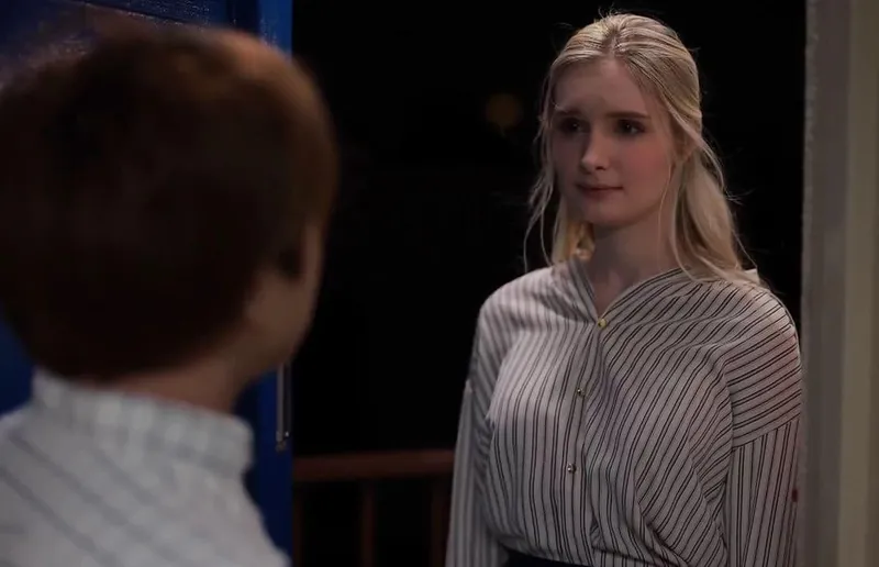 Cô đơn nơi xứ lạ với ông chồng già, vợ tây được anh nhà kế bên an ủi