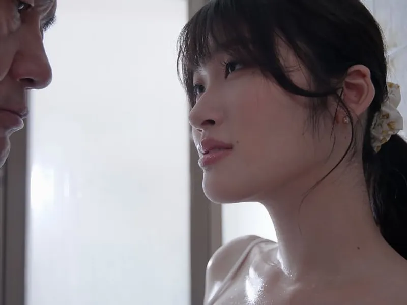 Anh xã bỏ bê, vợ yêu được ông chú giúp thỏa mãn cơn nứng lồn lồn