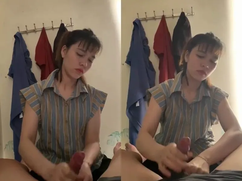 Anh trai đi vắng, ép bạn gái của anh trai sục cò xuất tinh